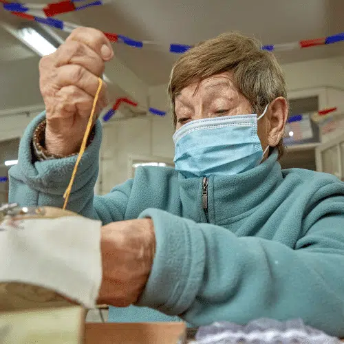 ¡Aporta para que Nancy y los 2.500 adultos mayores atendidos no queden en el abandono!