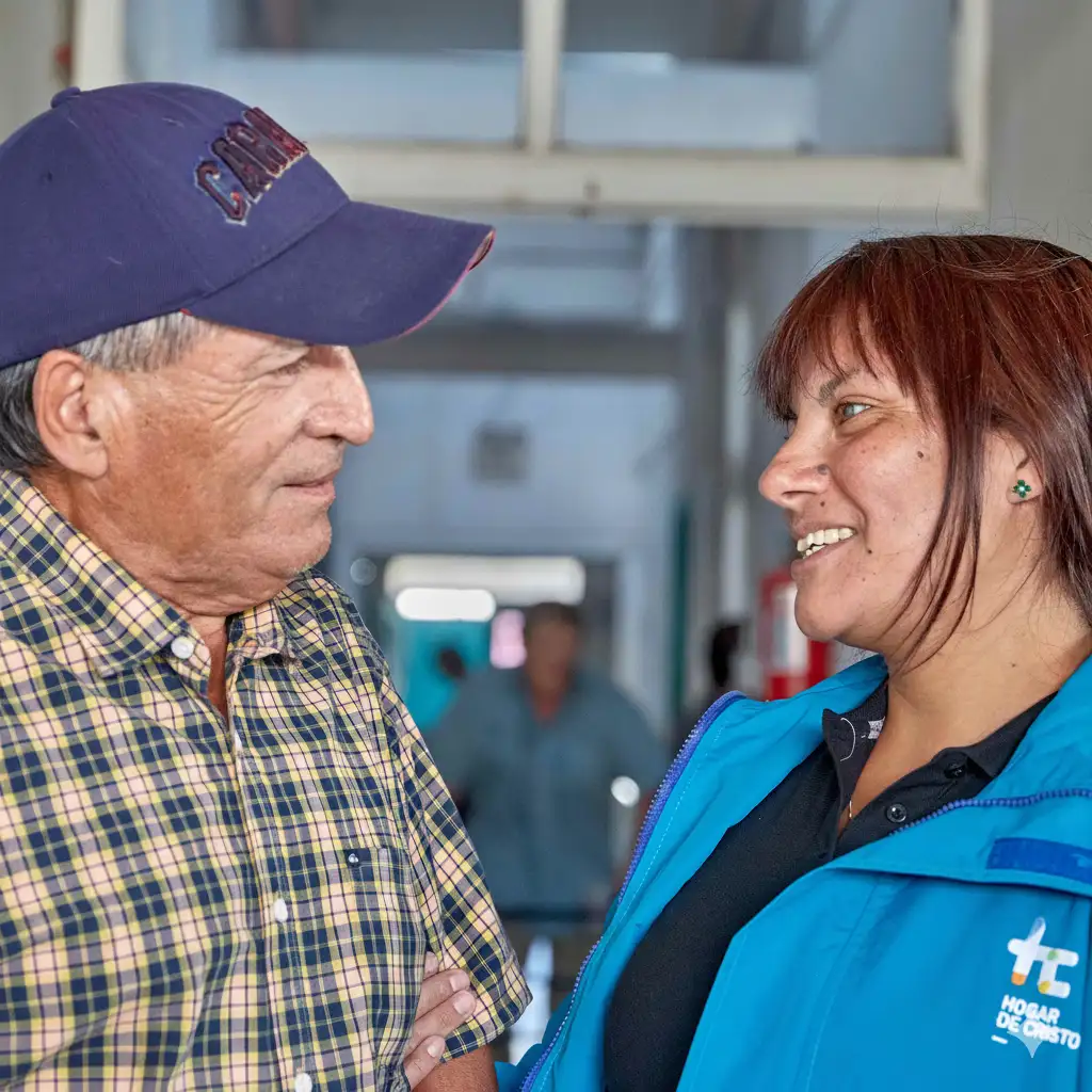 hazte-socio-hogar-de-cristo-stock-2